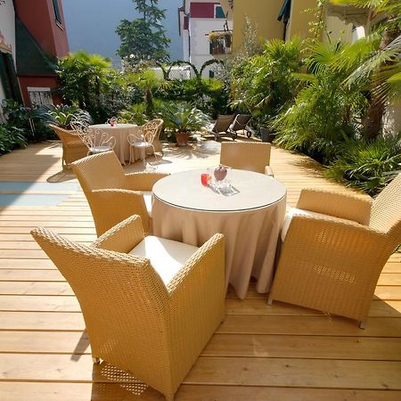 Sembenini Palace Riva del Garda Extérieur photo