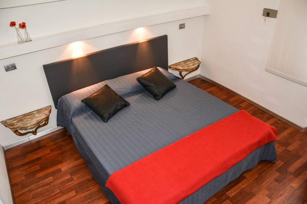 Sembenini Palace Riva del Garda Extérieur photo